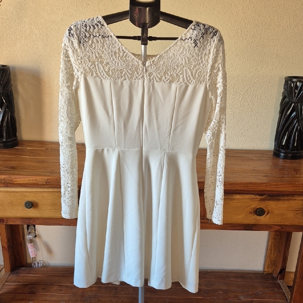HOLIDAY SALE Gianni Bini White Cream Elegant Party Dress - Picture 4 of 6